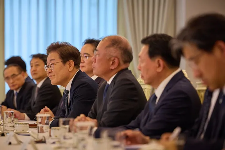 이재명 대통령이 서울 용산 대통령실에서 열린 6경제단체·기업인 간담회에서 발언하고 있다 / 뉴시스