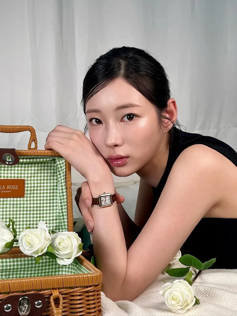“자꾸 손이 가는 시계”…고주희, 여름 감성→우아한 시선 압도 / 배우 고주희 인스타그램