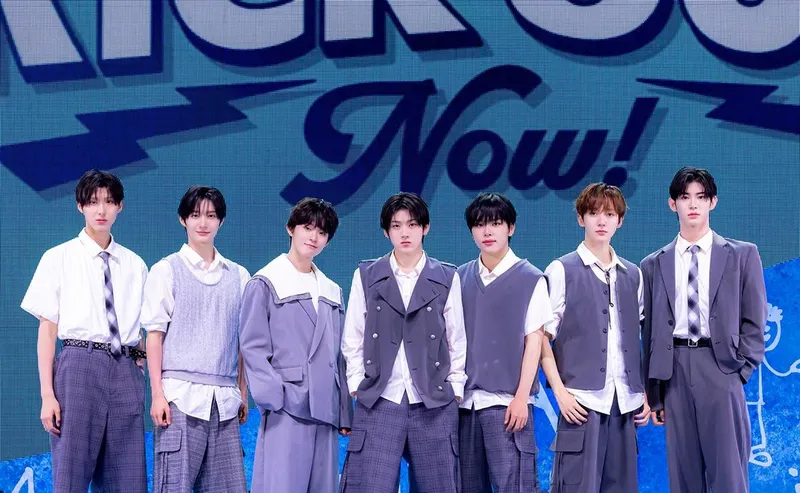 “차세대 무대 장인”…킥플립, ‘Electricity’ 짜릿한 퍼포먼스→월드 페스티벌 질주 / JYP엔터테인먼트