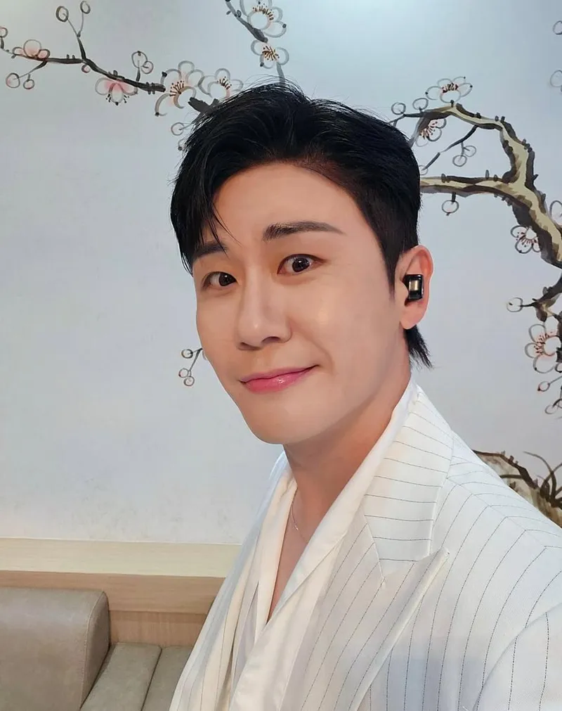영탁/오피셜