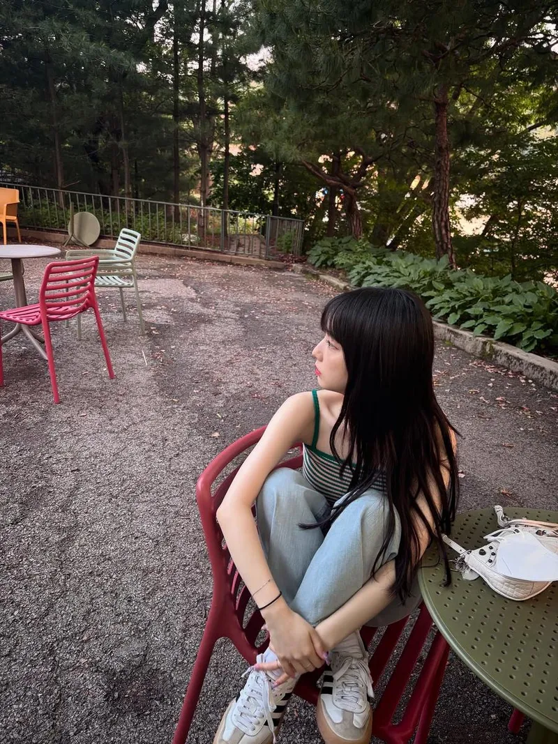 “고요한 그린빛 휴식”…여진, 초여름의 여유→숲속 분위기 속 담담한 순간 / 걸그룹 루셈블 여진 인스타그램