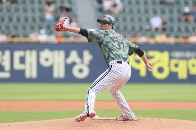 “전역 시구로 복귀”…이정용, LG 잠실 마운드 걸음→18일 1군 합류