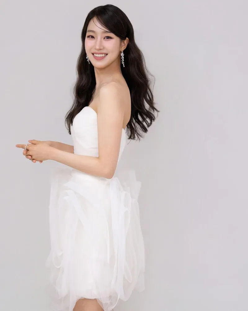 “예쁘게 기록된 순간”…주시은, 순백 여름 드레스→미소가 빛나는 시간 / 아나운서 주시은 인스타그램