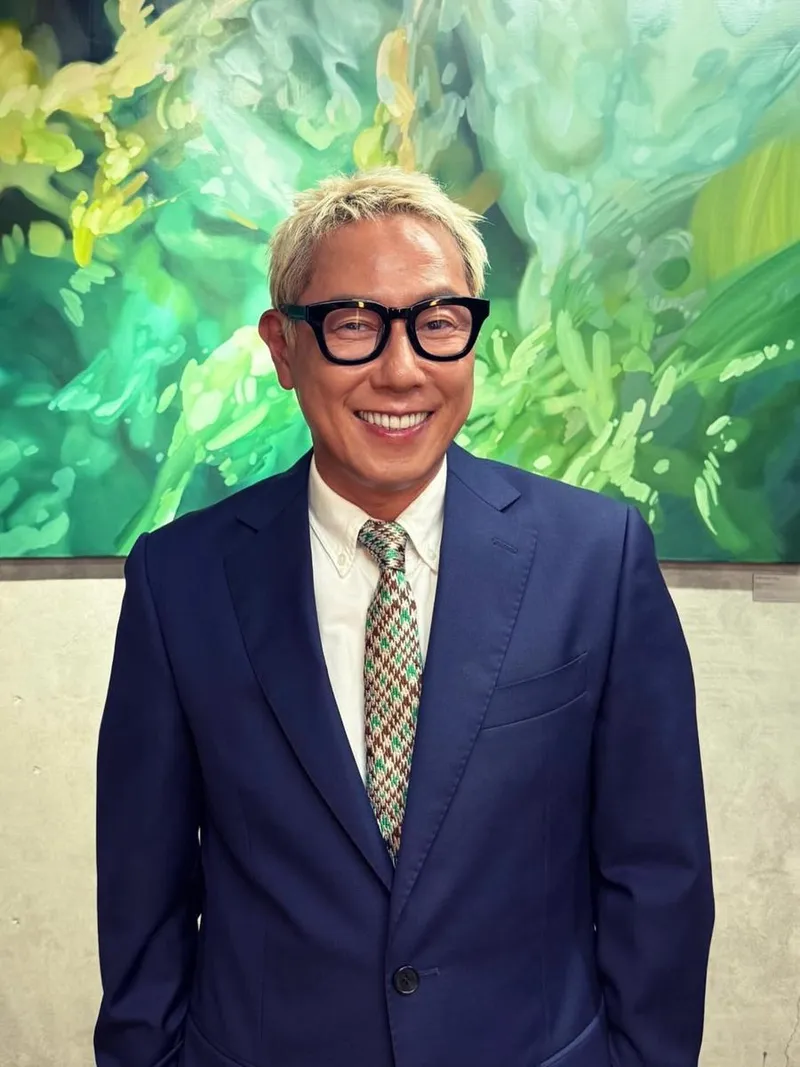 “바싹 그을린 하객 이젠 old school”…윤종신, 뚜렷한 미소→여름 결의 담은 변신 / 가수, 작곡가 윤종신 인스타그램
