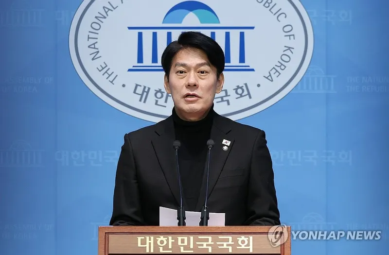 이재명 G7 행보에 귀 기울인 여론