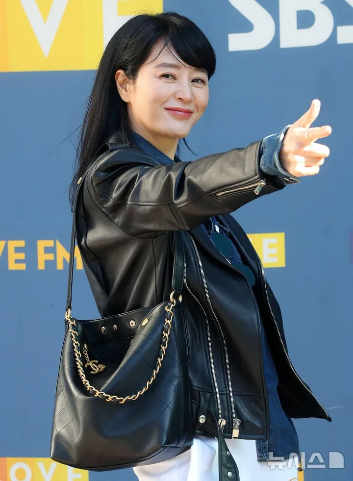 “한남리버힐에 깃든 새로운 시작”…김혜수, 80억 현금 거래→셀럽 거주지 입성