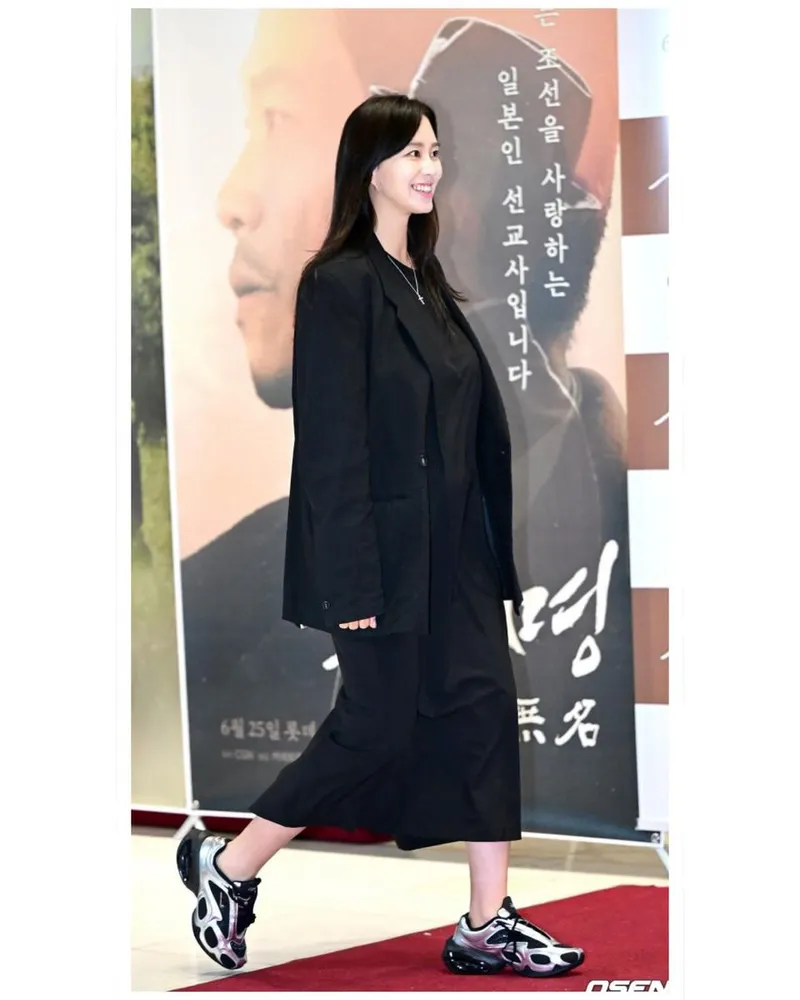 “가슴 깊이 스며든 첫 장면”…지소연, 시사회 현장→진심 어린 감동 / 배우 지소연 인스타그램