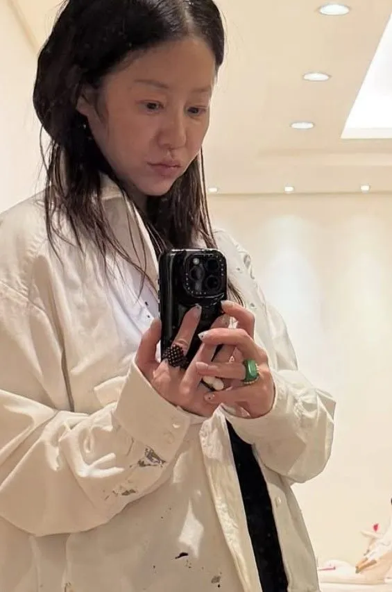 “하얀 셔츠에 담은 미소”…고현정, 근황 사진 속 건강 회복→‘사마귀’ 복귀 앞둬