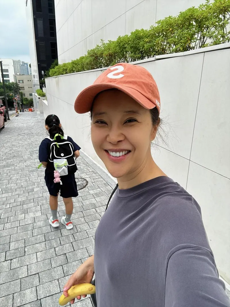 “하임인 하임이엄만 바나나 들고”…백지영, 산뜻한 아침→일상에 물든 미소 / 가수 백지영 인스타그램