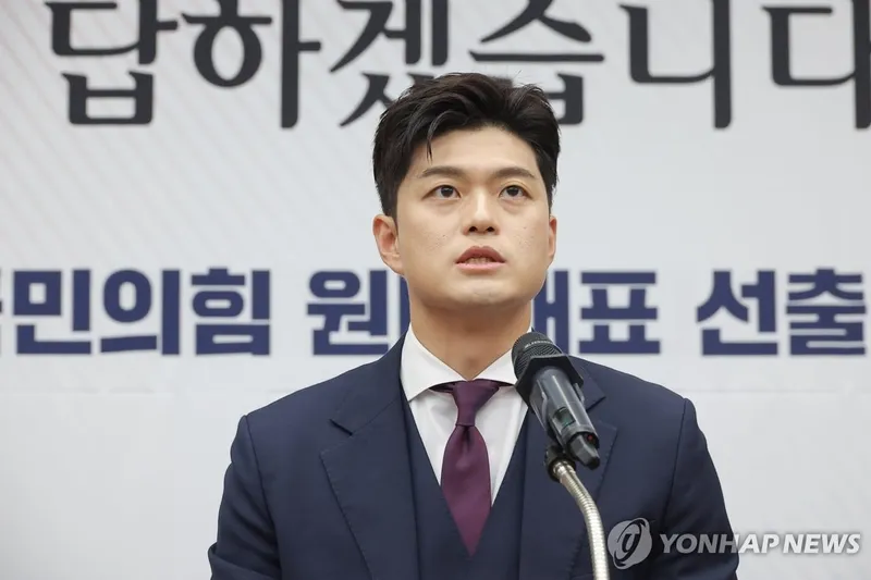국민의힘 쇄신 논의 앞에 거취 문제 우선