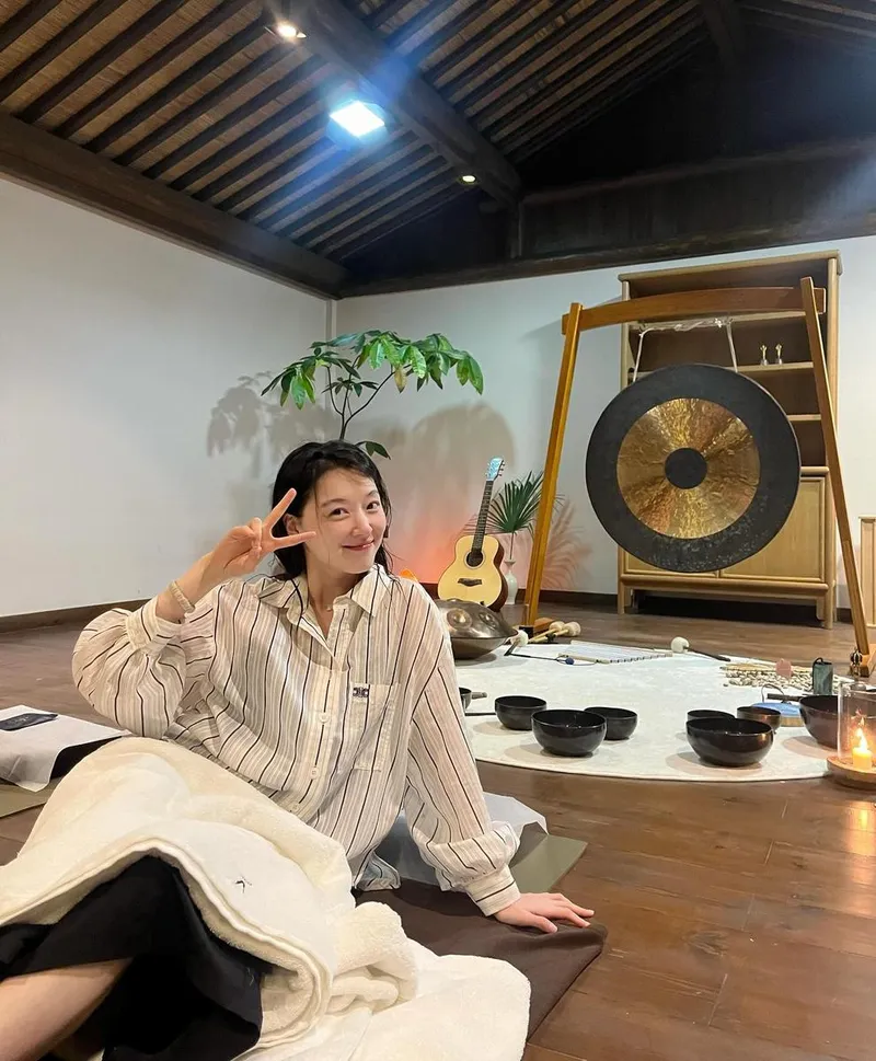 “매일매일 동파육을 먹어버렸다”…조우리, 평온 속 미소→휴식의 순간 / 배우 조우리 인스타그램