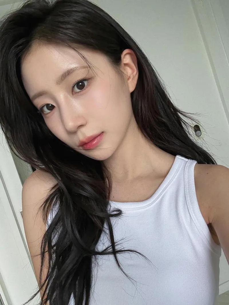 “홈스윗홈”…권도희, 슬로우 무드→청량한 여름 셀카 / 걸그룹 시그니처 권도희 인스타그램