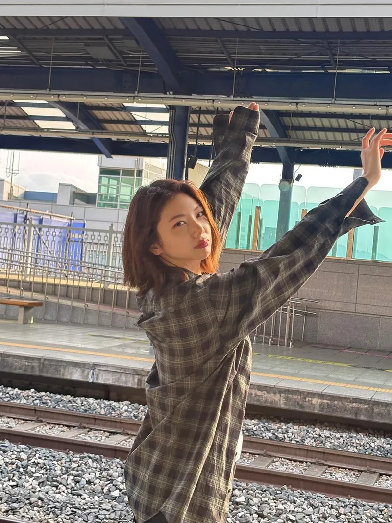 “Shout you love me”…이가은, 역 플랫폼 위 자유→햇살 가득 근황 / 배우, 가수 이가은 인스타그램