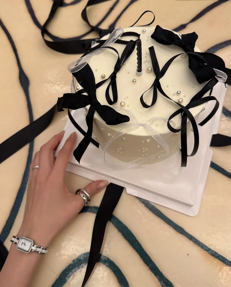 “5월생입니다만”…효민, 생일 멜랑콜리→블랙 리본으로 남긴 여운 / 걸그룹 티아라 효민 인스타그램