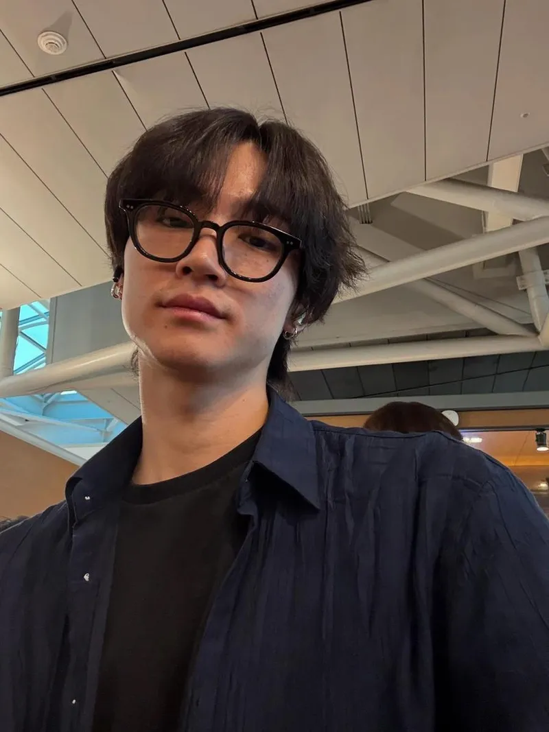“흐르는 오후의 정적”…제이비, 깊어진 눈빛→공항에서 담긴 사색 / 그룹 갓세븐 제이비 인스타그램
