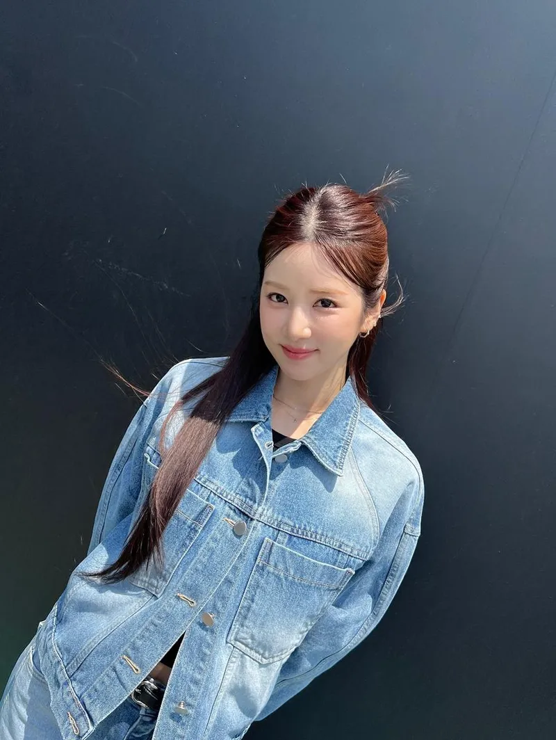 “뷰티라이브 현장 미소”…박초롱, 청량 감도는 6월→데님으로 완성 / 걸그룹 에이핑크 박초롱 인스타그램