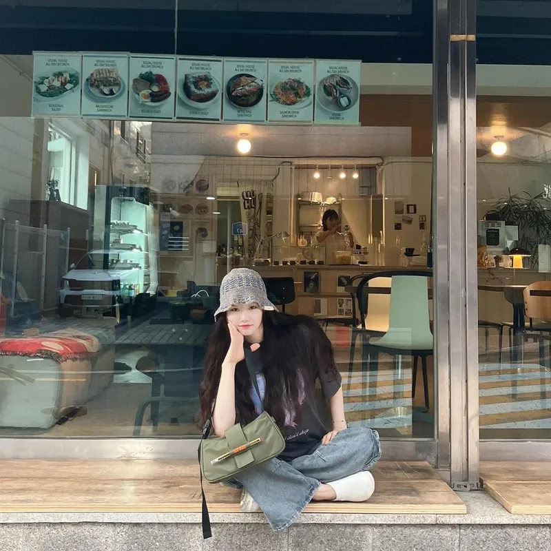 “우리의 자원이 아닌 미래의 것”…임세주, 초여름 거리→비건 패션 실천 / 배우 임세주 인스타그램