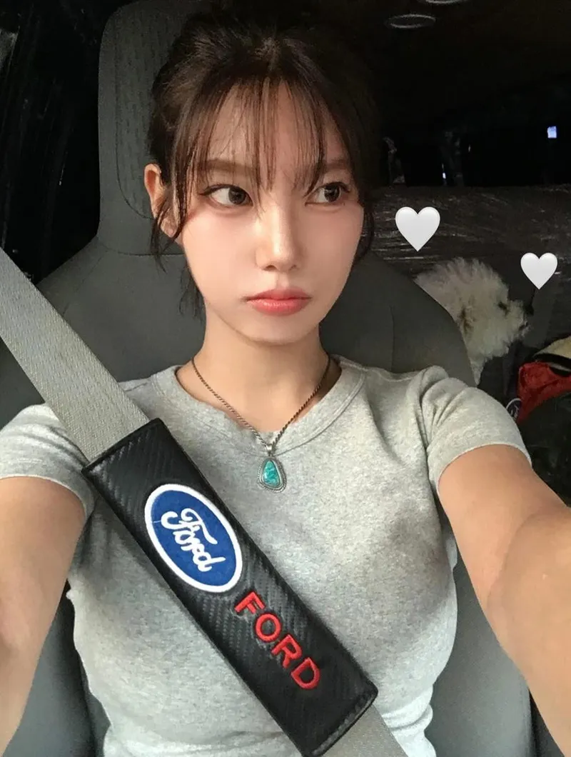 “물빛으로 빛나는 시선”…박나언, 청초함 속 여름 분위기→감성 셀카 / 환승연애2 출연자 인플루언서 박나언 인스타그램