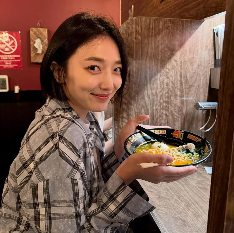 “잔잔한 미소로 물든 순간”…표예진, 여운 가득→라멘 한 그릇 속 따스함 / 배우 표예진 인스타그램
