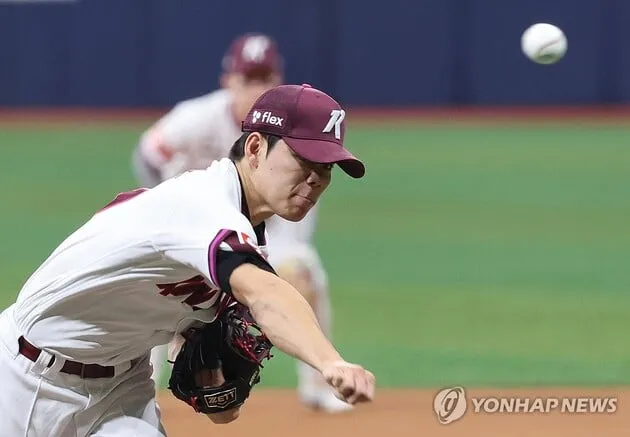 “선발 15연패 불명예”…키움 김윤하, SSG전 5이닝 3실점→KBO리그 신기록