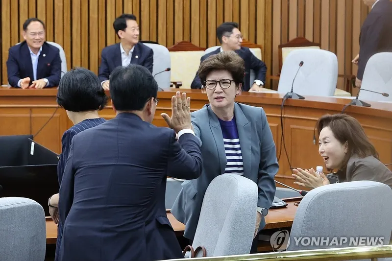 송언석 혁신론에 초재선 집결…국민의힘, 계파 넘은 진로 모색→전대 정국 격랑