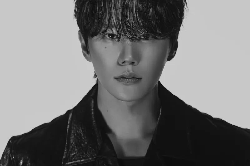 “압도적 아우라”…이준영, 새로운 프로필로 또 한 번 시선 압도→대세 행보 이어간다 / 빌리언스