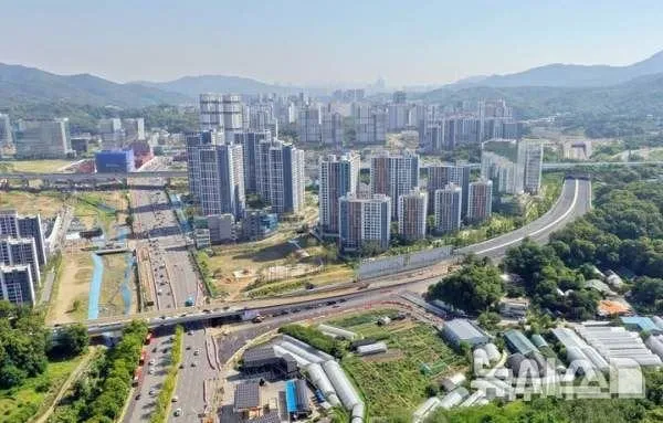 5억 원대 분양, 10억 시세차익 기대…과천 그랑레브데시앙 청약 열풍→접수 연장