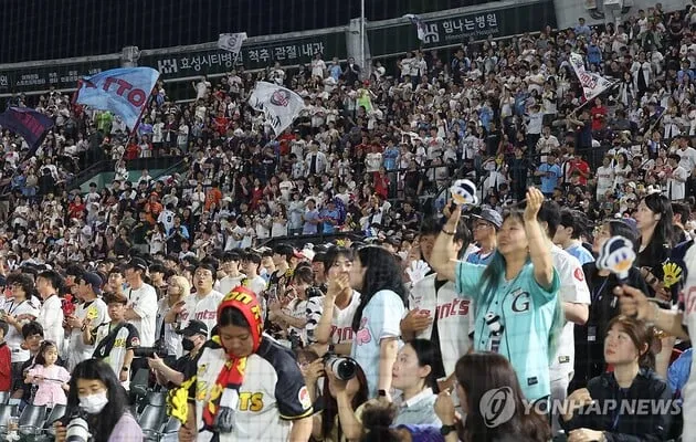 “350경기 만에 600만 돌파”…KBO리그, 역대 최소경기→관중 신기록 행진