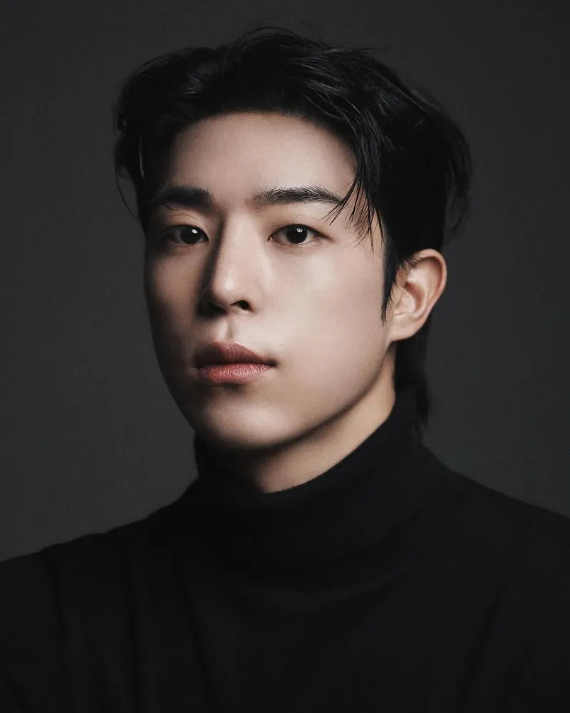 “정적을 마주한 순간”…이찬형, 무채색 시선→강렬한 존재감 / 배우 이찬형 인스타그램