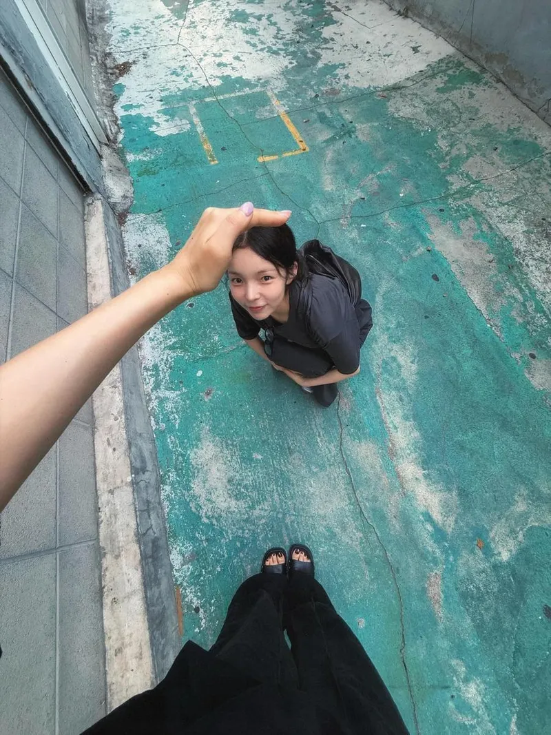 “내게 항상 뭐든 많이”…박진주, 여름 오후의 장난→친근한 미소 속 유대 / 배우 박진주 인스타그램
