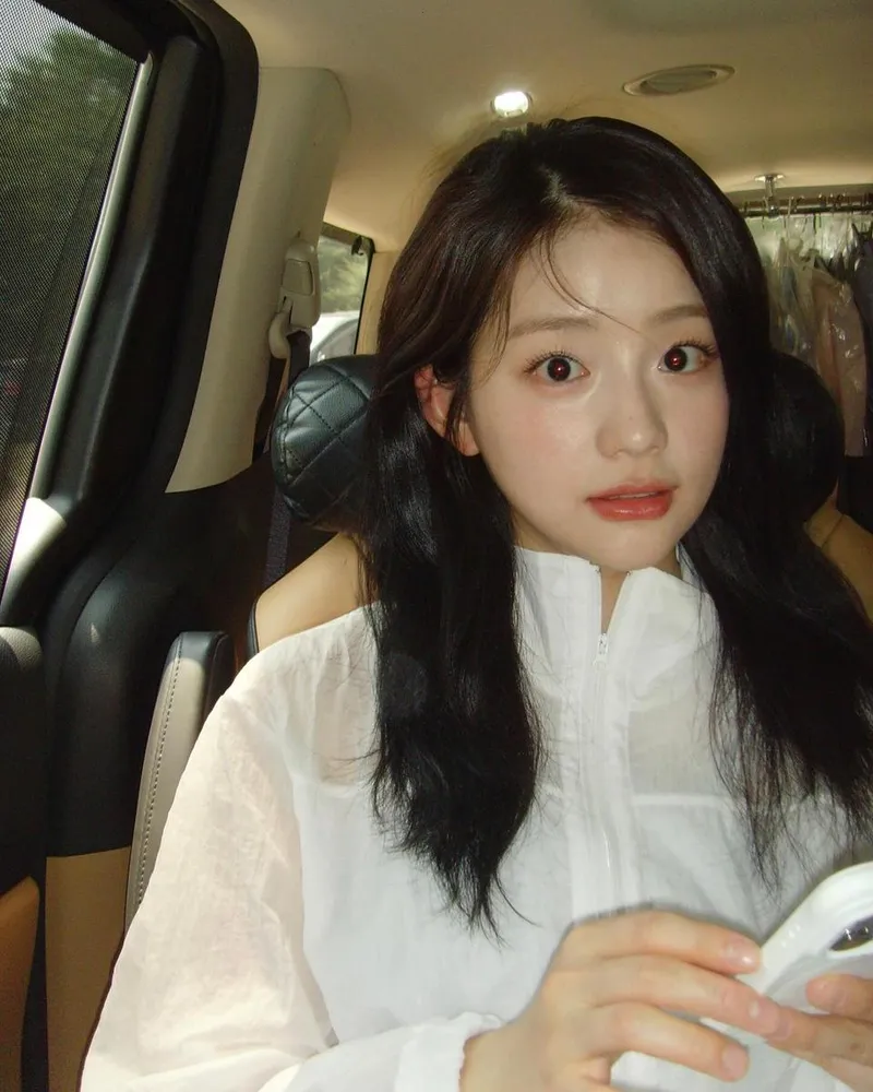“맑은 눈빛, 오늘도 투명하게”…채서안, 피서 같은 여름→순수 비주얼 폭발 / 배우 채서안 인스타그램