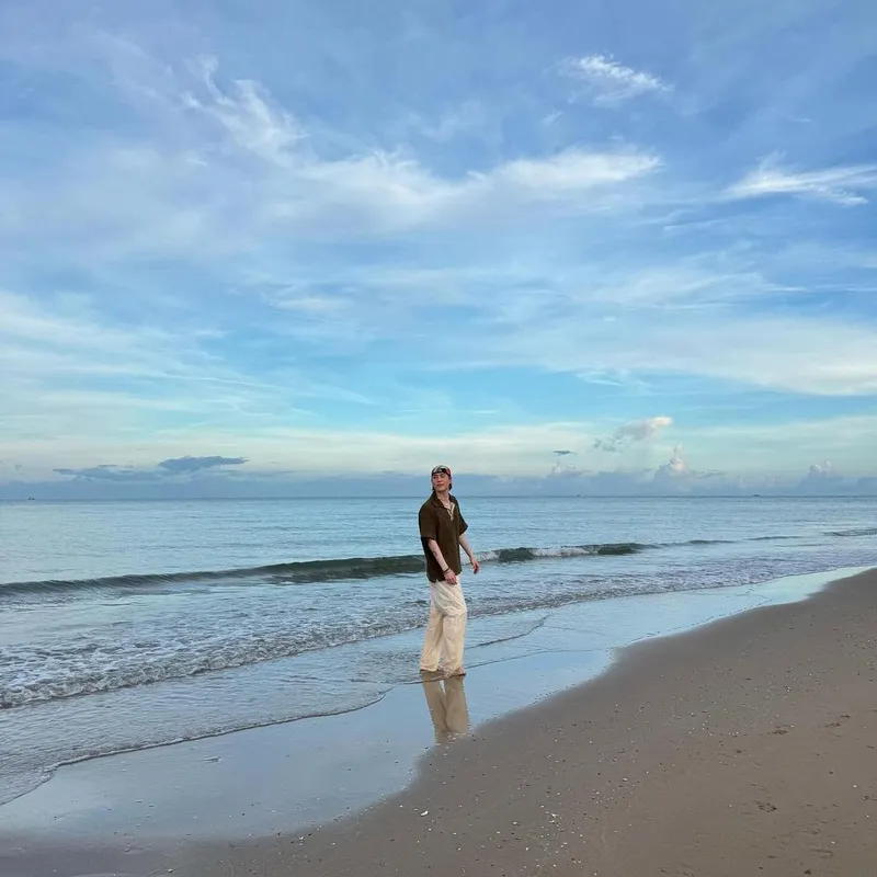 “Shall we dance”…유겸, 해변 위 자유→청량한 여름을 걷다 / 그룹 갓세븐 유겸 인스타그램