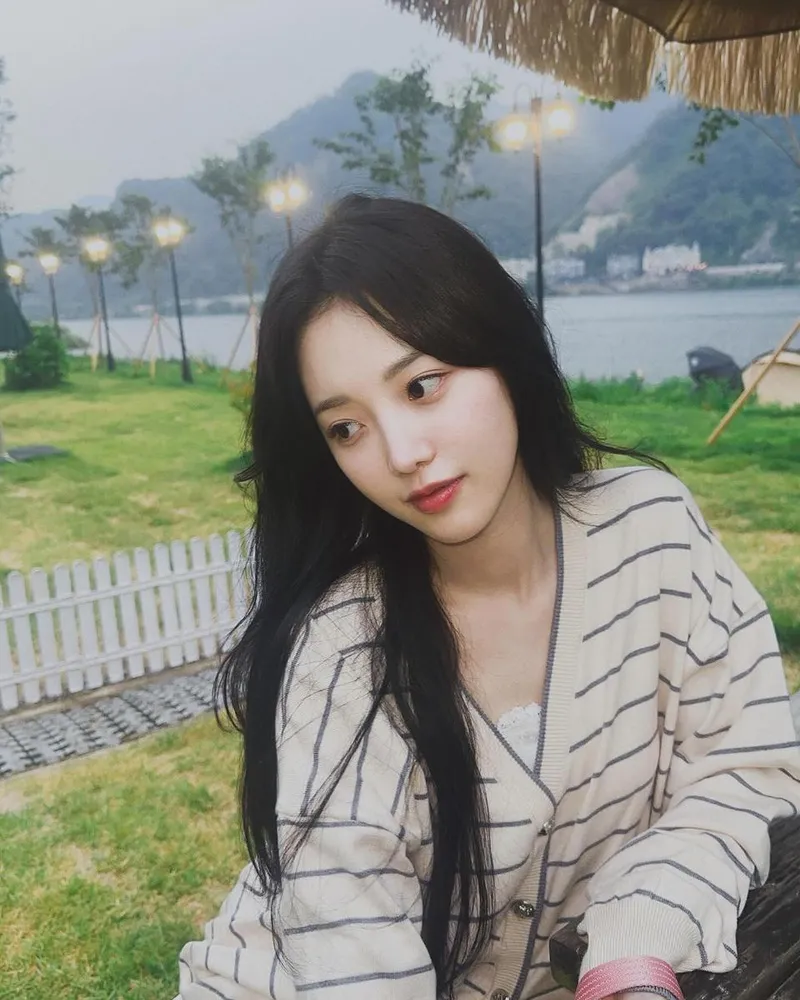 “조용한 강가의 여운”…한소은, 초여름 감성→은은한 고요 / 배우 한소은 인스타그램