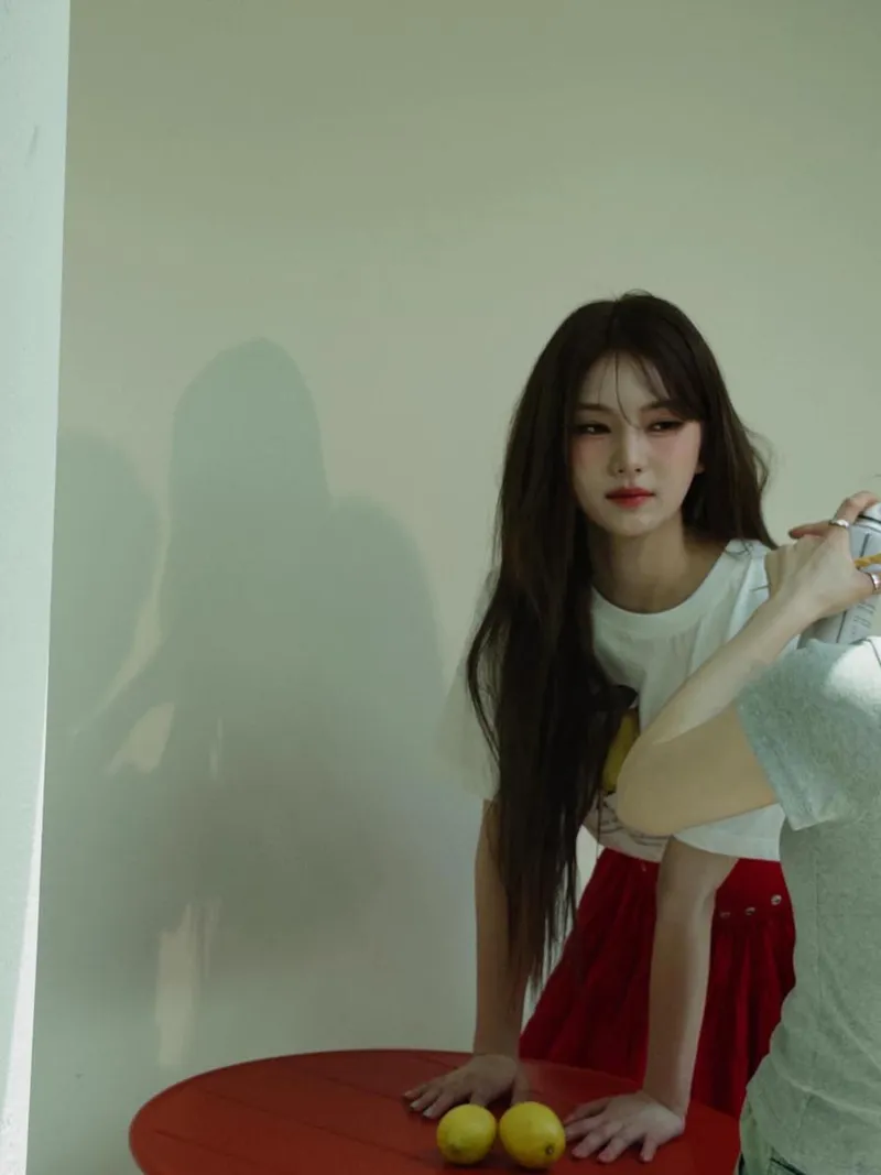 “햇살을 머금은 시선”…아이사, 고요한 여름→감각적 분위기 / 스테이씨 아이사 인스타그램