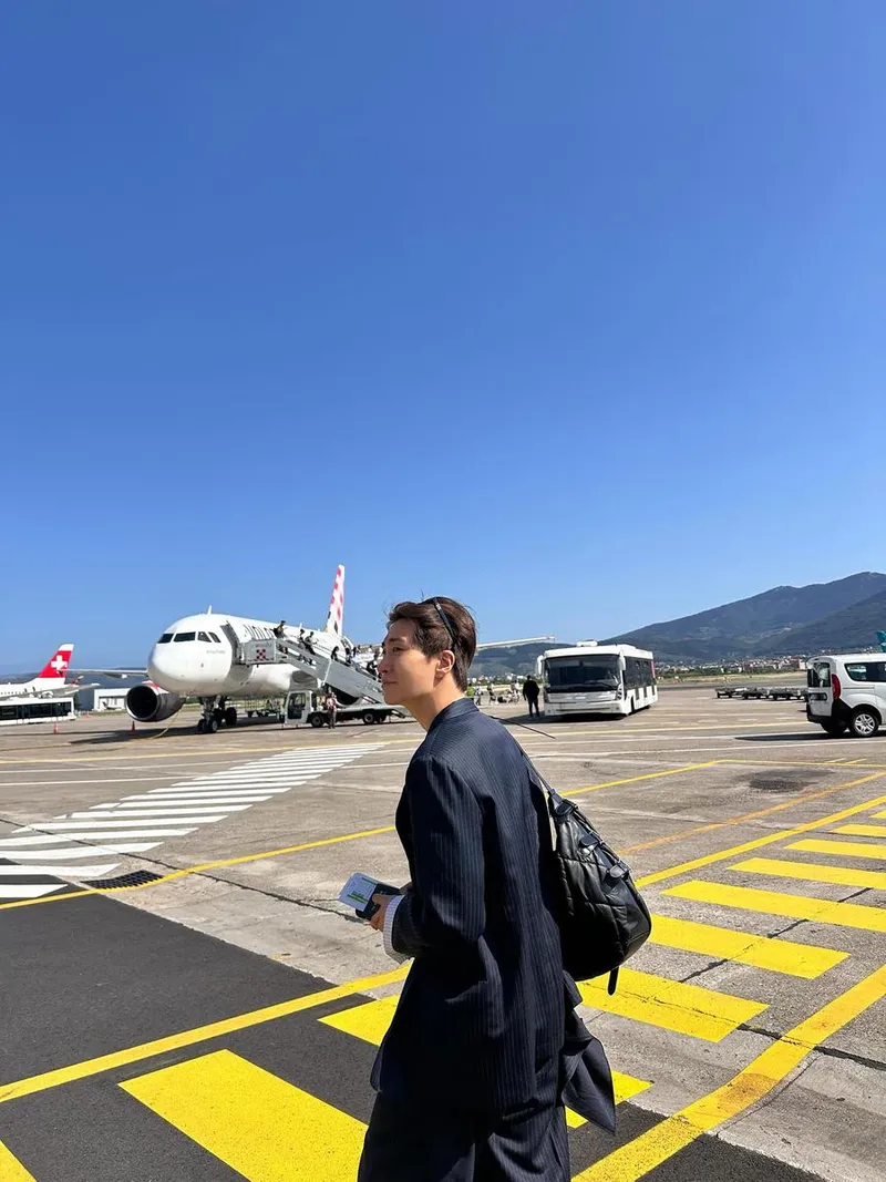 “Arrivederci”…영재, 이국적 공항→여행자 감성 절정 / 갓세븐 영재 인스타그램