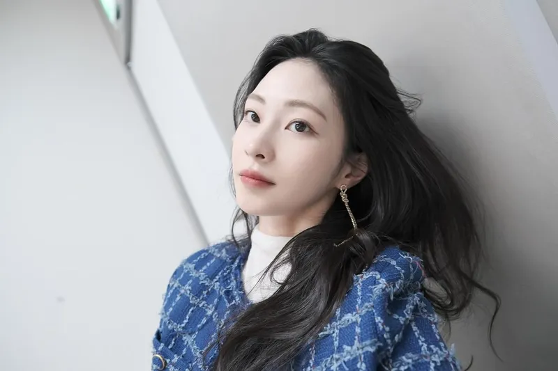 “벌써 여덟 번째의 계절”…한유은, 깊어진 눈빛→청아한 여름 변주 / 배우 한유은 인스타그램
