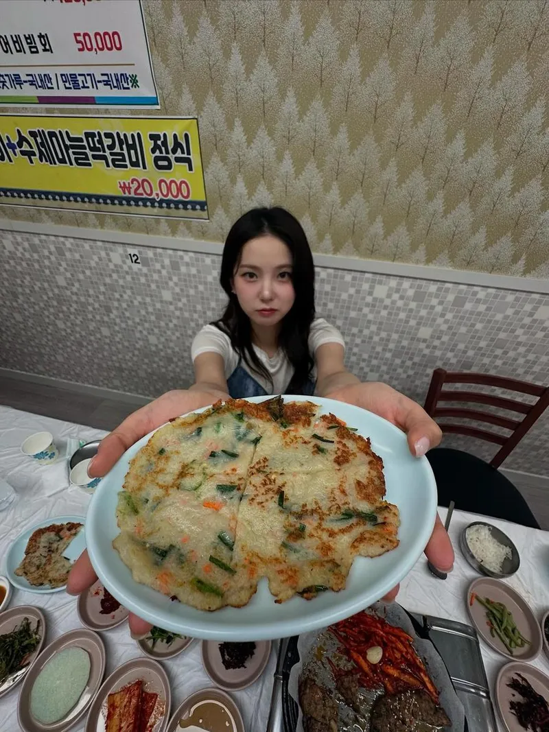 “오프로드 단양의 맛을 담다”…최유진, 따스한 한상 앞에서 전율 / 걸그룹 케플러 최유진 인스타그램