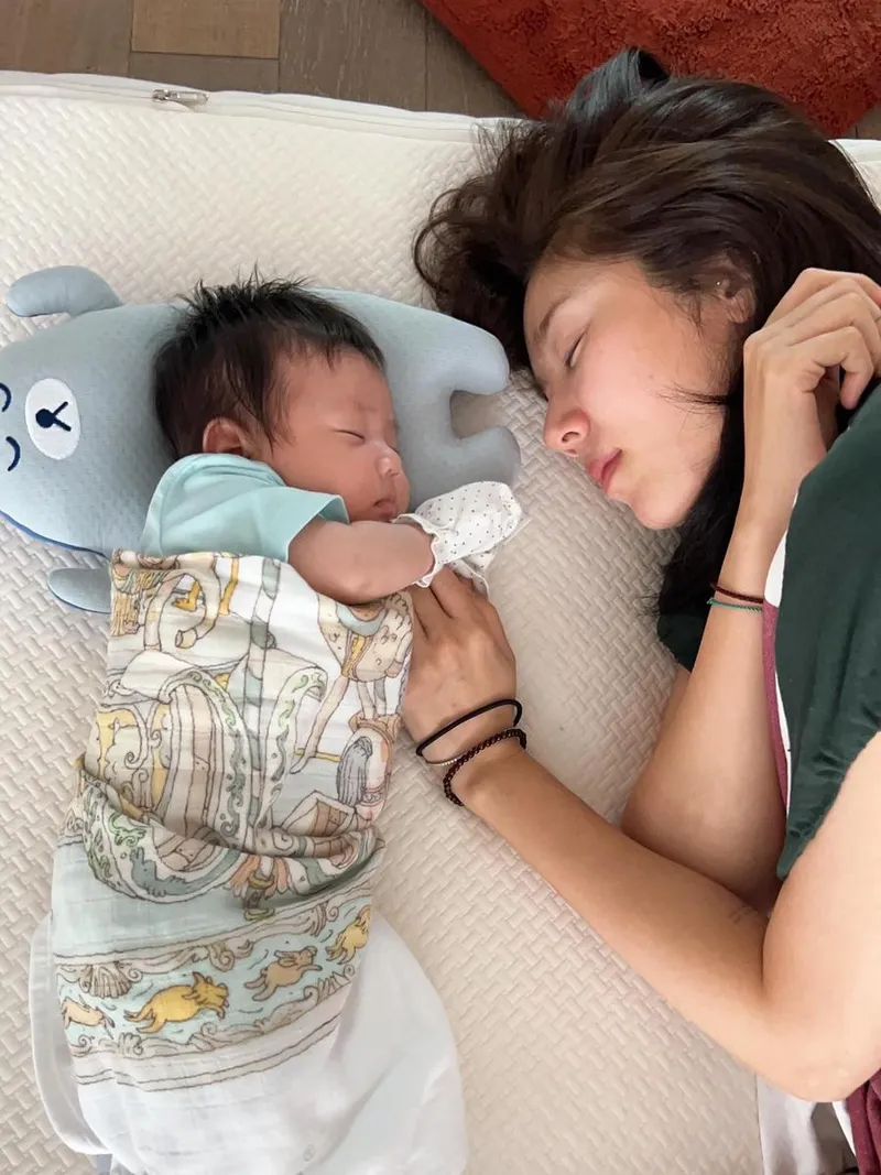 “나랑 해이 둘 다 기절”…손담비, 여름 오후→포근한 모성의 순간 / 가수, 배우 손담비 인스타그램