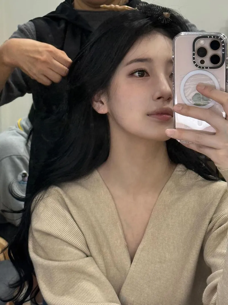 “그놩”…수지, 거울 속 나른함→고요한 아름다움 / 가수 수지 인스타그램