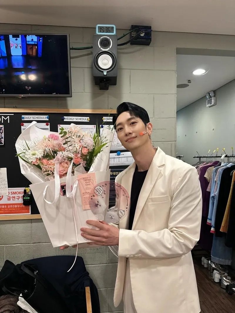 “5000의 환한 기록”…서동진, 순백의 미소→무대 뒤 감동 인증 / 뮤지컬배우 서동진 인스타그램