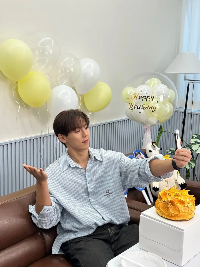 “감사의 표정을 머금고”…셔누, 생일의 초여름→따스한 셀카 속 환한 순간 / 그룹 몬스타엑스 셔누 인스타그램