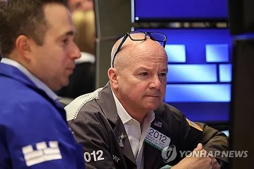 뉴욕증시 혼조…다우 0.10%↓·나스닥 0.13%↑, 연준 금리경로 불확실성 반영