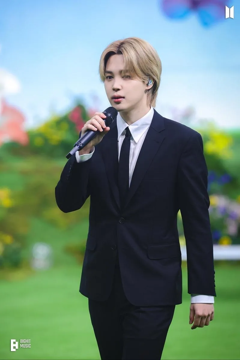“전 세계를 물들였다”…방탄소년단 지민, 전역 기념 프로젝트→팬들의 뜨거운 응원