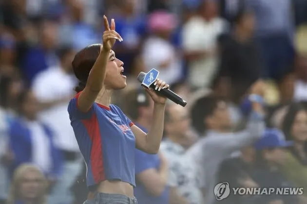 “스페인어 국가 논란”…네자, 다저스타디움 퍼포먼스→LA 시위 여파 확산