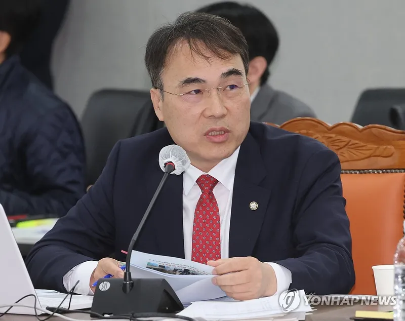 이종욱 의원, 불법 자금 의혹 칼날 위에 선다