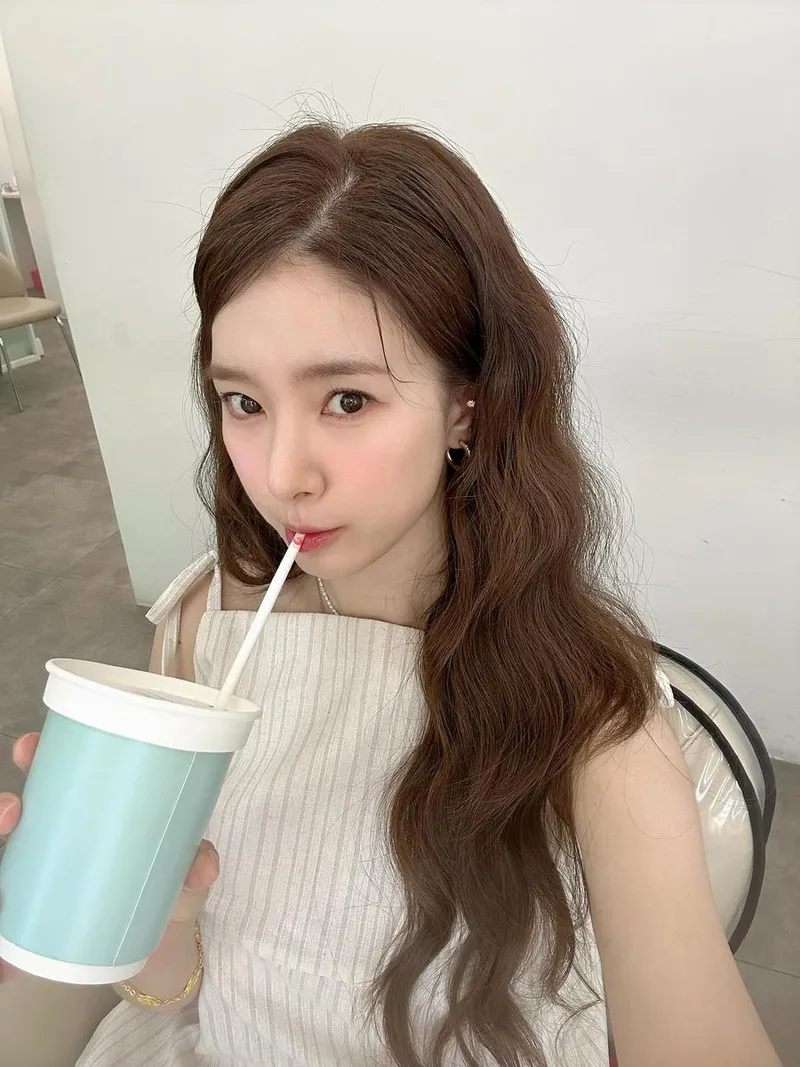 “여름이다다다다다아아아”…김소은, 청량한 설렘→한낮 휴식의 순간 / 배우 김소은 인스타그램