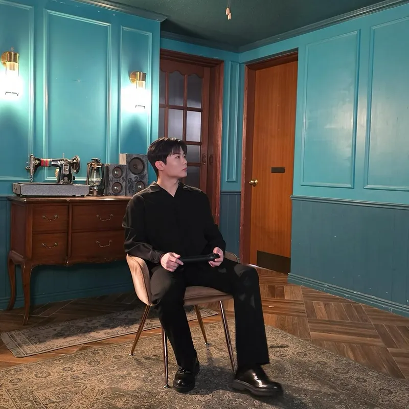 “언제나 같이”…탑현, 조용한 시선→고요한 여운 / 가수 탑현 인스타그램