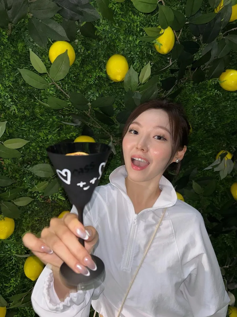 “상큼함이 가득 채워졌다”…미쓰에이 민, 성수 한여름→청량 미소로 시선 압도 / 걸그룹 미쓰에이 민 인스타그램