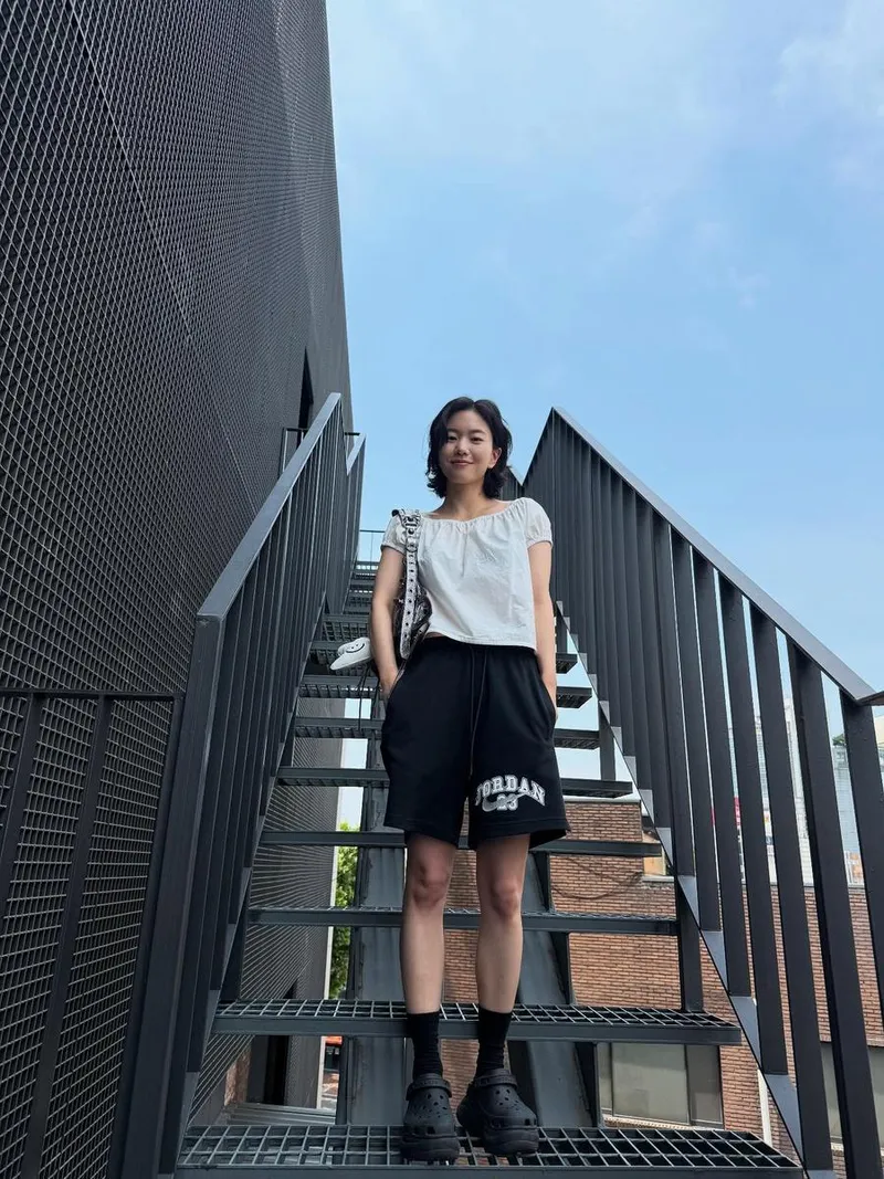 “벌써 금요일 하는 날”…이설, 초여름 기분→캐주얼한 여유 / 배우 이설 인스타그램