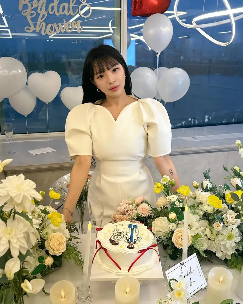 “저도 드디어 갑니다라고 말하고 싶습니다”…영숙, 신부의 설렘→브라이덜 샤워 순백 미소 / 나는 솔로 25기 영숙 인스타그램